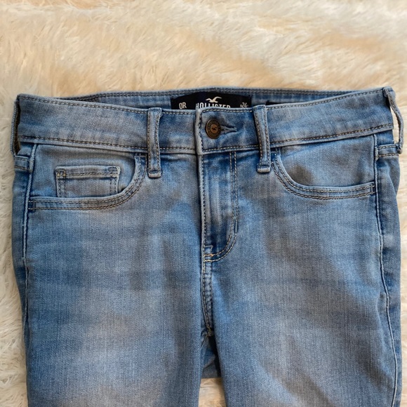 Hollister light blue skinny jeans - Picture 2 of 4